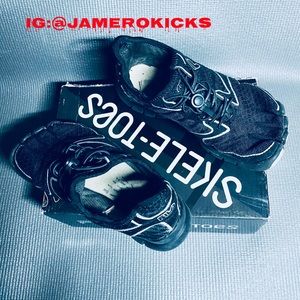 fila Skele-toes Boys/youth Size 3.5y